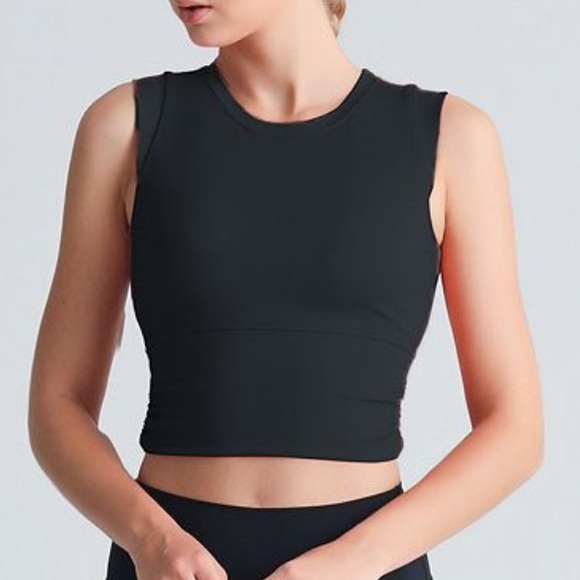 lululemon athletica Tops - Lululemon Women’s Black Cropped Tank Top Built-In Bra